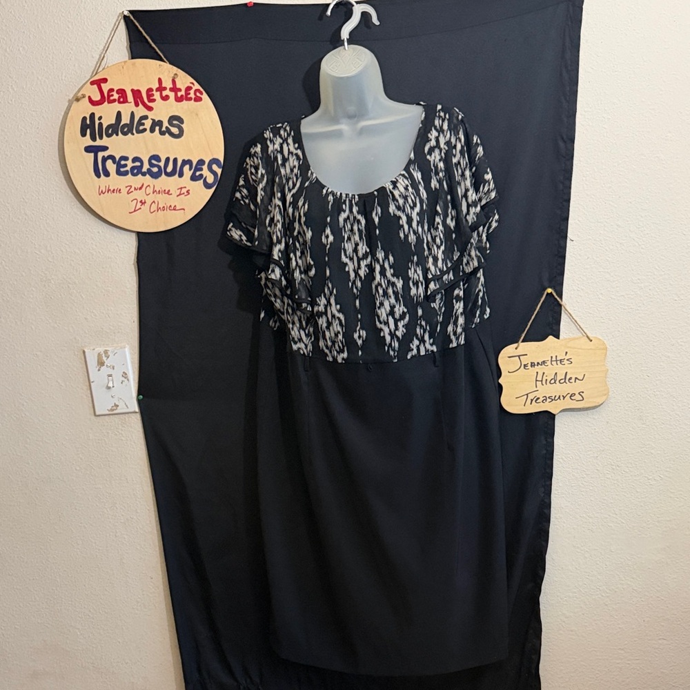 💥NI💥 Dressbarn Black and White Elegant Dress